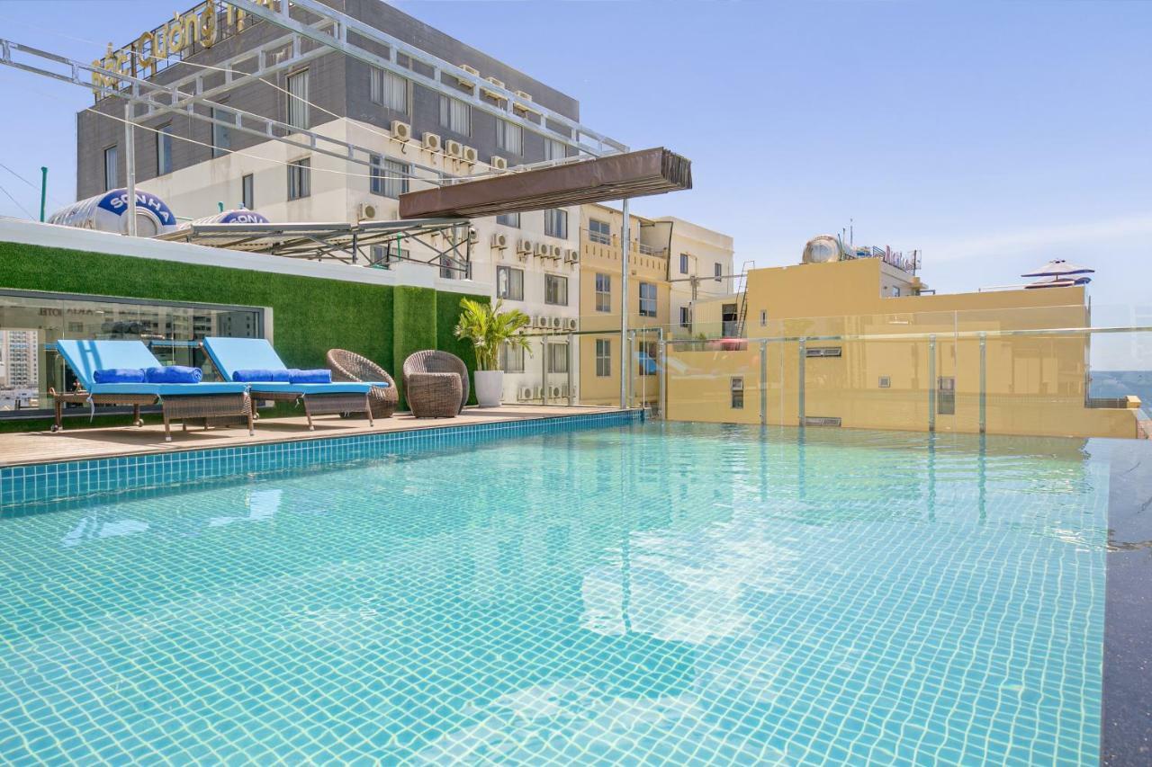 Celina Hotel&Apartment Da Nang Buitenkant foto